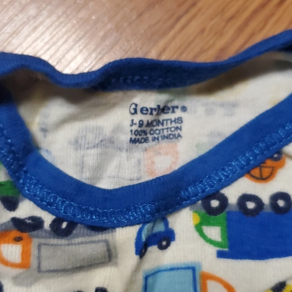 3-9m Gerber 100% Cotton Truck Set - Picture 3 of 3